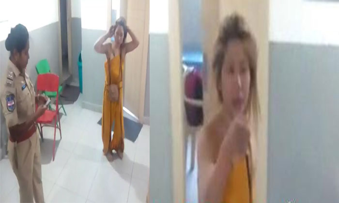 hyderabd woman attacks cops