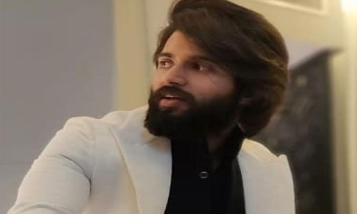 karan johar rohith shetty vijay deverakonda
