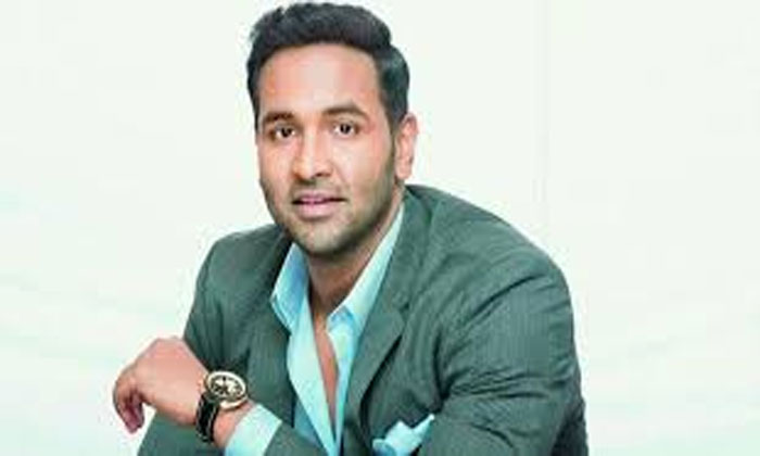 Manchu Vishnu to joins hands with flop director? 1 manchu vishnu srinu vaitla