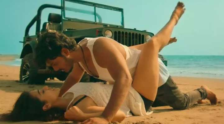 ఆకాష్ పూరీ 'రొమాంటిక్' సాంగ్.. 1 8 18