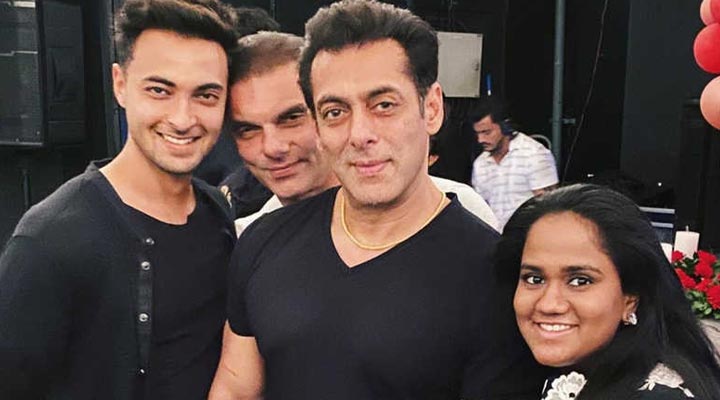 సల్మాన్ ఖాన్ పుట్టినరోజుకు సోదరి స్పెషల్ గిఫ్ట్ 1 8 23