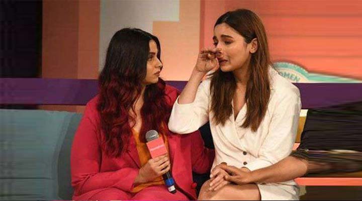 స్టేజ్పై వెక్కి వెక్కి ఏడ్చేసిన అలియాభట్.. వీడియో వైరల్ 1 Aliabhatt