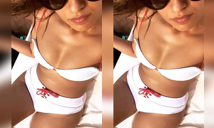 Ileana bikini