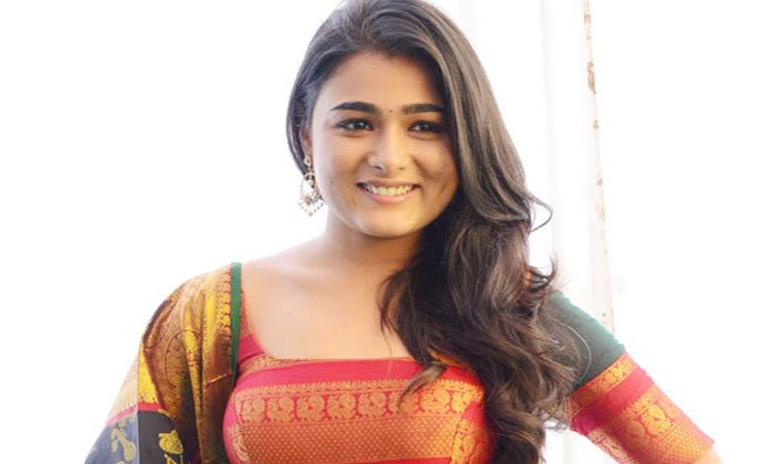 Case filed against Arjun Reddy girl! 1 shalinipandey case