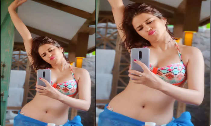 Bikini babe Shraddha Das 1 shraddha das bali