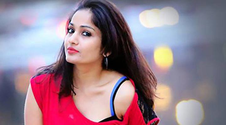 పోస్టు పై వివరణ ఇచ్చిన మాధవీలత 1 5 28