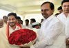 KCR receives YS Jagan at Pragati Bhavan