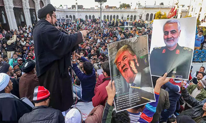 Soleimani killing: Shias protest at US embassy 1 Soleimani US embassy