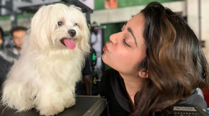 క్యూటీతో బ్యూటీ.. వీడియో వైరల్ 1 11 15