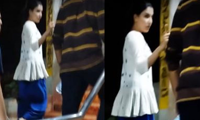 Samantha irked with a fan, gives warning 1 samantha warn fan