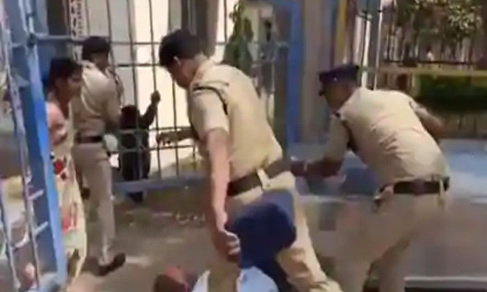 telangana cop kicks father of student died