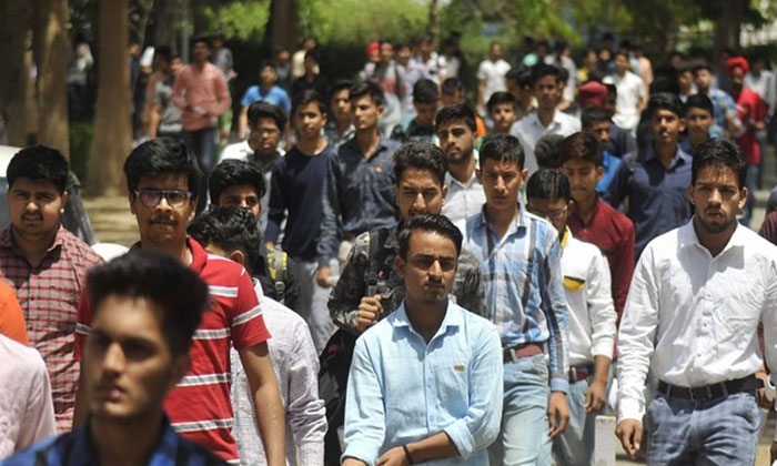 Urban Indians worried about jobs, still back govt: Survey 1 urban indians worried about jobs