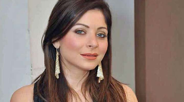 విషమంగా బాలీవుడ్ సింగర్ ఆరోగ్యం! 1 14 10