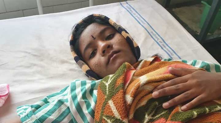 చెన్నకేశవులు భార్య, ఆడబిడ్డకు సాయం చేయండి: వర్మ 1 6 6