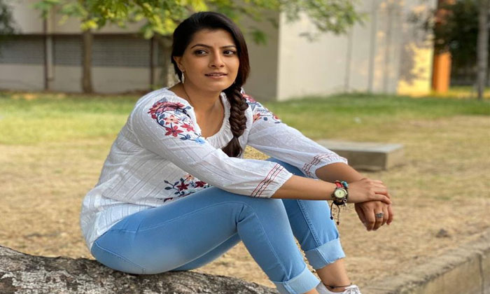 Star hero daughter opens up on casting couch 1 Varalaxmi Sarathkumar casting couch