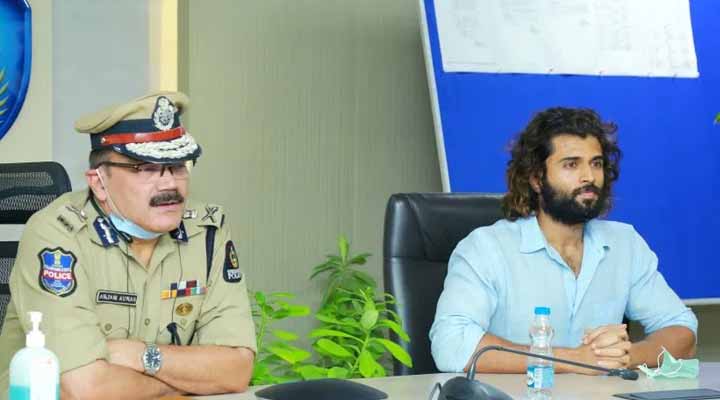 పోలీసుల ప్రశ్నలకు.. విజయదేవరకొండ సమాధానాలు 1 11 12