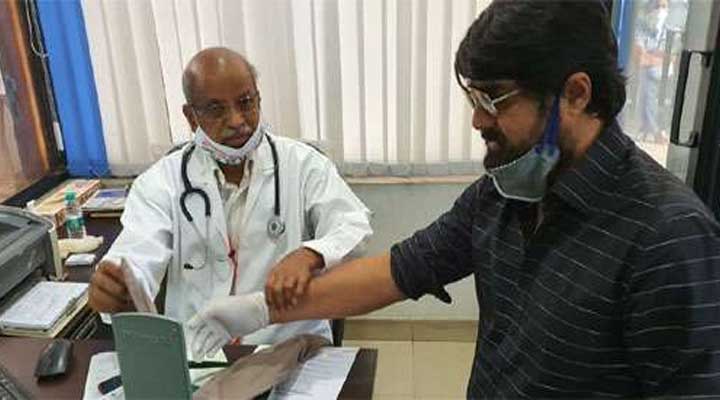 రక్తదానం చేసిన చిరంజీవి 2 6a