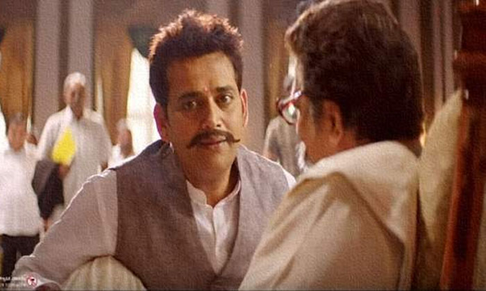 Ravi Kishan comfotable stars