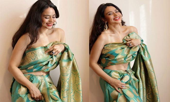 Actress ups glamour in saree 1 Soundarya Sharma
