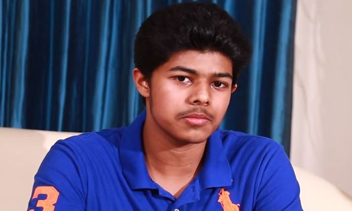 covid-19 :Thalapathy Vijay worries about his son Jason stuck in ...