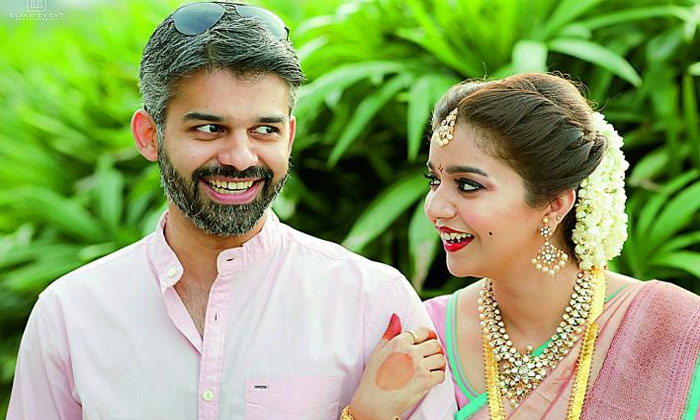 colours swathi divorce