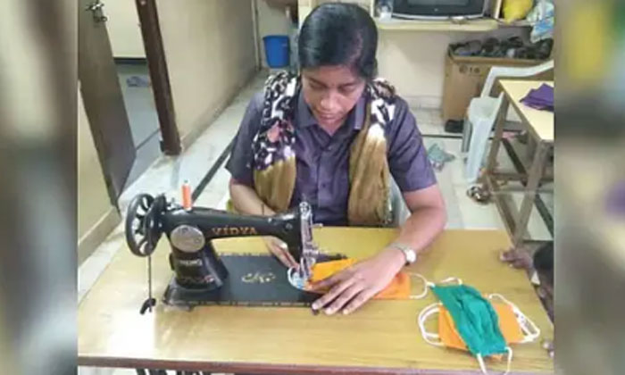 Telangana woman constable stitches masks, lauded 1 telangana woman constable stitches masks