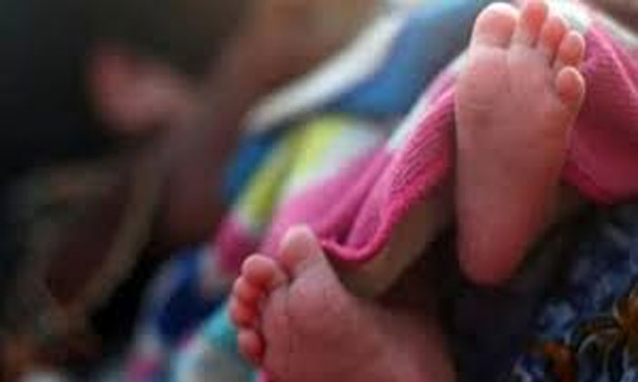 telangana women delivery road suryapet