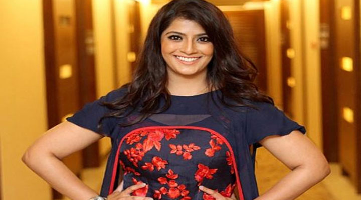 Varlaxmi Sarathkumar reacts on wedding rumours, quitting films 1 Varalaxmi Sarathkumar wedding rumours