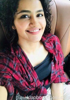 Anupama Parameswaran Cute Stills 4