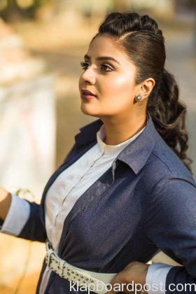 Sreemukhi Looks Stunning 2
