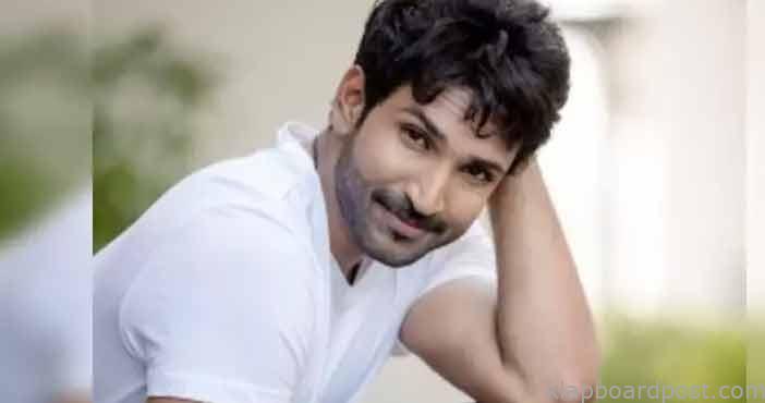 Aadhi Pinisetty in love wit
