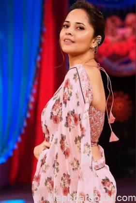 Anasuya Bharadwaj Looking Beautiful In Saree 4