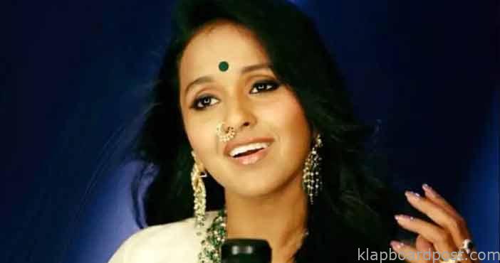 సింగర్ స్మిత ఫేస్ బుక్ హ్యాక్ .. అశ్లీల ఫొటోలు 1 Singer Smitha Account Hacke