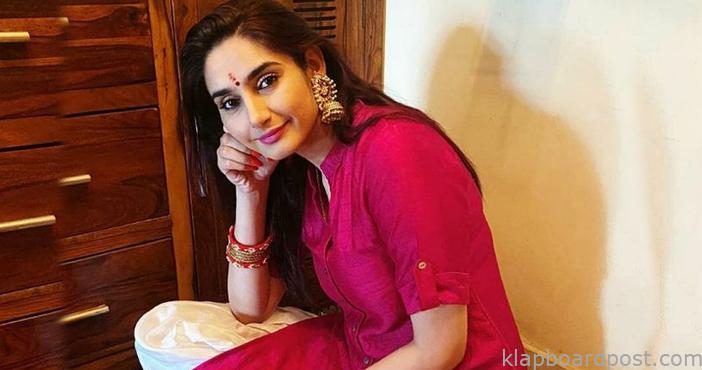 Ragini mixes water in her urine sample