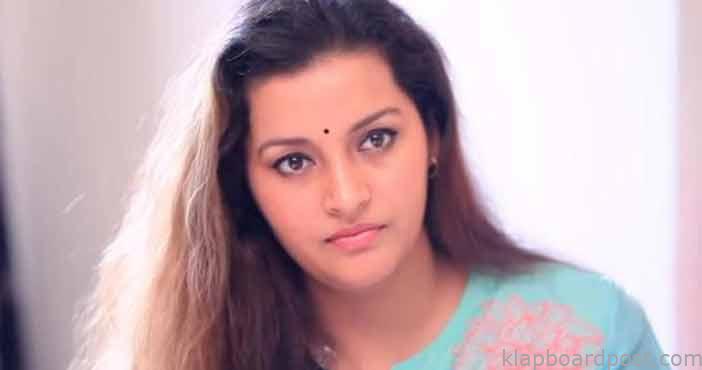 Renu desai back to acting