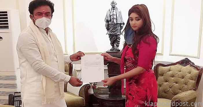 కేంద్రమంత్రిని కలిసిన పాయల్ ఘోష్ 1 Payal ghosh meets kishan re