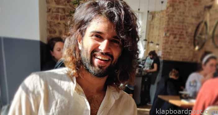 యూరప్లో విజయ్ దేవరకొండ.. న్యూలుక్ వైరల్ 1 Vijay deverakonda in europe