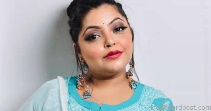 Actress divya bhatnagar pas