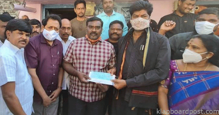 అభిమానికి ఆర్థికసాయం చేసిన మెగాస్టార్ 2 Chiranjeevi provided financ