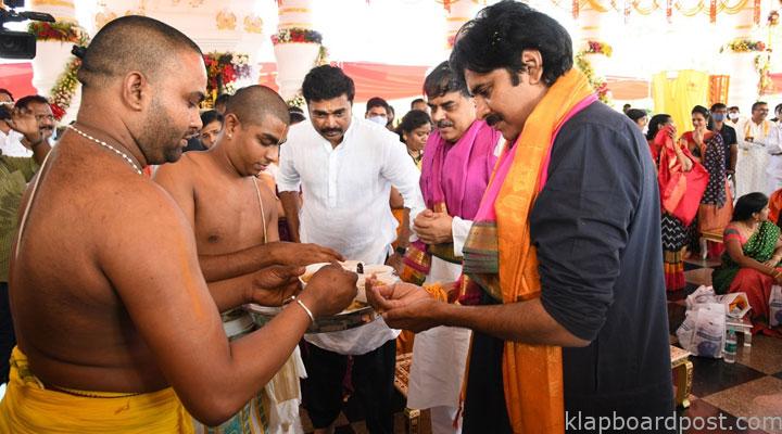Pawan Kalyan praised Krishnareddy for his services