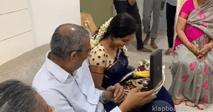 Singer sunitha got engaged