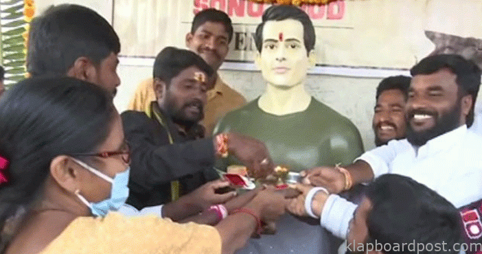 తెలంగాణలో సోనూ సూద్కు గుడి.. ఫొటోలు వైరల్ 1 Sonu sood temple constructe