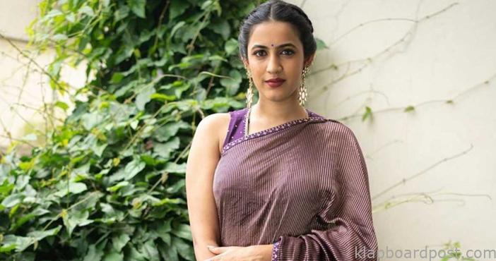 Niharika gets frustrated by the mega fans 1 Niharika gets frustrated by the mega fans