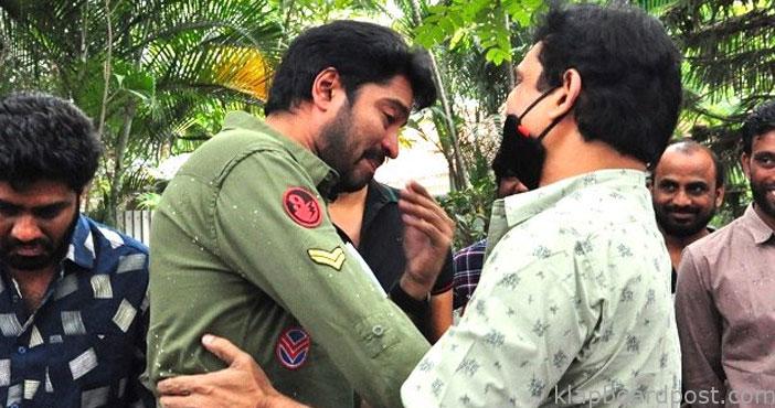 Allari naresh emotional in