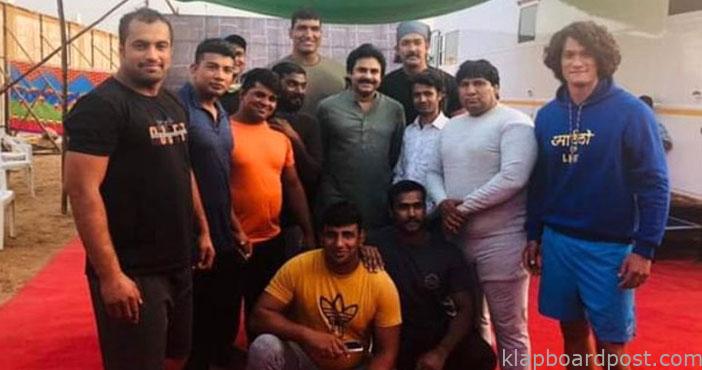 మల్లయోధులను ఢీకొట్టనున్న పవన్ కళ్యాణ్ 2 Pawan kalyan 27th movie lat