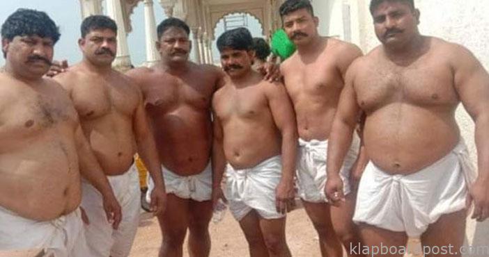 మల్లయోధులను ఢీకొట్టనున్న పవన్ కళ్యాణ్ 1 Pawan kalyan 27th movie up