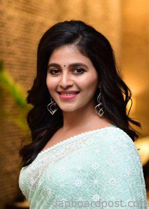 Anjali At Vakeel Saab Maguva Nee Vijayam Event 6