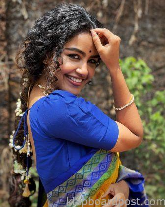 Anupama Parameswaran Looks Stunning in Saree 3