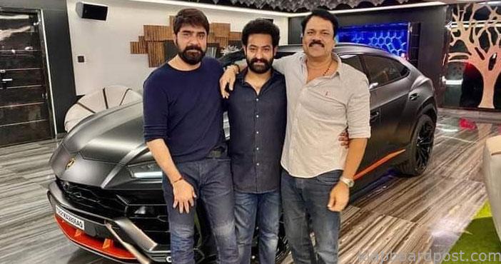 లంబోర్ఘిని తో ఎన్టీఆర్ ఫొటో.. వైరల్ 1 NTR pic with his lamborghin