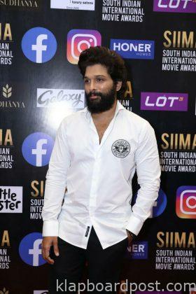 Allu Arjun At SIIMA Awards 2021 1